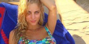 Η «δίδυμη αδελφή» της Δούκισσας Νομικού -Σαν δύο σταγόνες νερό [εικόνα]