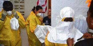 Δύο νέα κρούσματα του ιού Εμπολα εντοπίστηκαν στη Νιγηρία -Η Γουινέα έκλεισε τα 