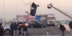 Κινηματογραφικό ατύχημα στα γυρίσματα ταινίας -Αυτοκίνητο στριφογυρίζει στον αέρ