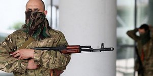 Ελληνες νεοναζί πολεμούν στο πλευρό ακροδεξιών παραστρατιωτικών ομάδων στην Ανατ