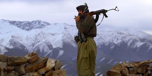 Ο νέος ρόλος του PKK στη Μέση Ανατολή: Μια «τρομοκρατική» οργάνωση σύμμαχος ΗΠΑ