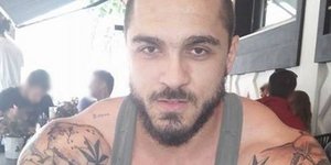 Οι συγγενείς του δολοφονηθέντα Κωνσταντίνου Σγούρου έκαναν την κηδεία του σαν γά