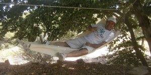 Ο 61χρονος που άφησε την Αθήνα για το παιδικό του όνειρο: Ζει στα 1.200 μέτρα υψ