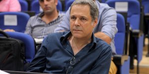 Ο Τζήμερος απαξιώνει τις Καρυάτιδες της Αμφίπολης: Χοντροκομμένα αγάλματα