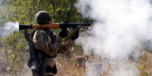 Μνημόνιο ειρήνης υπέγραψαν Κίεβο και αυτονομιστές -Κατάπαυση του πυρός και «νεκρ