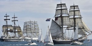 Στόλος βγαλμένος από το παρελθόν -Οταν η ακτή της Κορνουάλης γέμισε με ιστορικά
