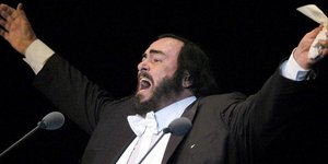 Σόι πάει το βασίλειο: Η... Ρουμάνα μυστηριώδης εγγονή του Παβαρόττι έχει φωνάρα 