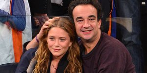 Ο αδελφός του Σαρκοζί παντρεύτηκε στα κρυφά με νεαρή ηθοποιό [εικόνες]