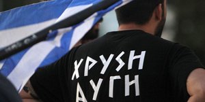 Επίθεση στο στέκι «Αντίπνοια»: Μπήκε ένας με κράνος και μας είπε: «Με τους χαιρε