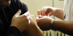 Ποιοι πρέπει να κάνουν το αντιγριπικό εμβόλιο -Οδηγίες από το υπουργείο Υγείας