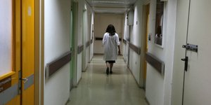 Oργιο απάτης σε βάρος του ΕΟΠΥΥ -Ανδρες έκαναν γυναικολογικές επεμβάσεις