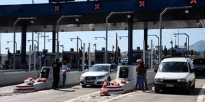 Απίστευτο κόλπο οδηγού νταλίκας για να μην πληρώνει διόδια