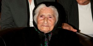 Αθηνά Ντιναλέξη: Η 94χρονη Ηπειρώτισσα «ηρωίδα της Πίνδου» -Μια από τις γυναίκες