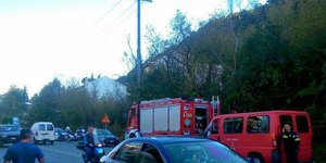 Ιωάννινα: Γυναίκα ανέβηκε γυμνή σε δέντρο & απειλούσε να αυτοκτονήσει -Εσπασαν τ