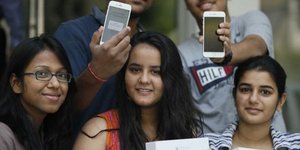 Πόσες ημέρες πρέπει να δουλέψει κάποιος στην Ινδία για να αποκτήσει το νέο iPhon