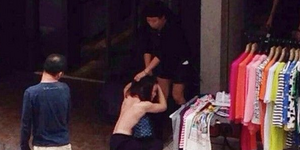 Απίστευτη τιμωρία στην Κίνα: Επιασαν γυναίκα να κλέβει ρούχα