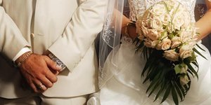 Επιχείρηση «λευκός γάμος» στην Ελλάδα -Ανεργες παντρεύονται μετανάστες εικονικά 