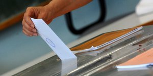 ΣΥΡΙΖΑ στο 27