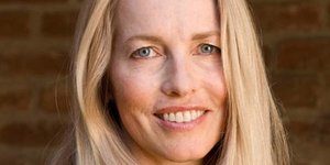 η Λορίν Πάουελ Τζόμπς