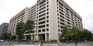 Η έδρα του ΔΝΤ στην Ουάσινγκτον (φωτογραφία: Jim Lo Scalzo/EPA/ΑΠΕ)