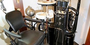 Φωτογραφίες: dentalmuseum.eu