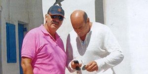Φωτογραφία από παλαιότερες διακοπές του Ευ. Μεϊμαράκη μαζί με τον Γ. Βουλγαράκη