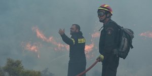 Δραματικές εκκλήσεις από πυροσβέστη/ΦΩΤΟΓΡΑΦΙΑ: EUROKINISSI