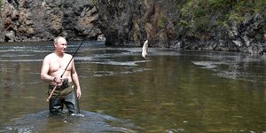 Δεινός ψαράς ο Βλαντιμίρ Πούτιν (Φωτογραφία: AP/ Alexei Nikolsky)