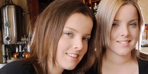 Οι δύο αδελφές εργάζονταν ως ρεπόρτερς στο Channel Seven την τελευταία πενταετία