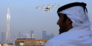 Η δοκιμαστική πτήση έγινε τη Δευτέρα και κράτησε πέντε λεπτά (Φωτογραφία: REUTERS)