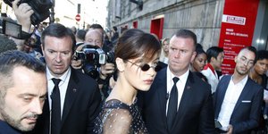 H Μπέλα Χαντίντ στην εβδομάδα μόδας