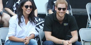 Την πρώτη επίσημη εμφάνισή τους ως ζευγάρι έκαναν Χάρι και Μαρκλ (Φωτογραφία: Splashnews)