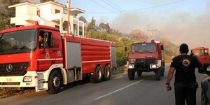 Σε εξέλιξη η φωτιά στην Κασσάνδρα Χαλκιδικής (Φωτογραφία: ΜΟΤΙΟΝΤΕΑΜ/ΒΕΡΒΕΡΙΔΗΣ ΒΑΣΙΛΗΣ)