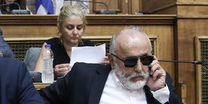 Επεισόδιο στη Βουλή με σύμβουλο του Κουρουμπλή που έκανε γκριμάτσες (INTIMENEWS/ΛΙΑΚΟΣ ΓΙΑΝΝΗΣ)