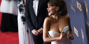 Εντυπωσίασε στα βραβεία Emmy η Σοφία Βεργκάρα (Φωτογραφία: Al Powers/Invision for the Television Academy/AP Images)