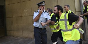 Εργαζόμενοι στα μεταλλεία Χαλκιδικής έκαναν κατάληψη στο υπ. Περιβάλλοντος /Φωτογραφία: Nikos Christofakis / SOOC