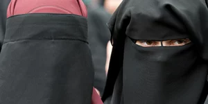 Απαγόρευση της χρήσης μπούρκας σε δημόσιο χώρο