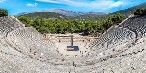 Ερευνητές έκαναν πειράματα στο αρχαίο θέατρο της Επιδαύρου (Φωτογραφία: Shutterstock)