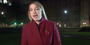 Η ρεπόρτερ του BBC συνέχισε απτόητη παρά τη φάρσα