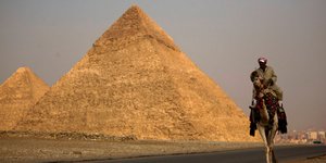 Οι πυραμίδες της Γκίζας. Φωτογραφία: AP/Emilio Morenatti