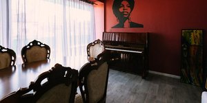 Επί των οδών Ίωνος Δραγούμη 61 και Φιλίππου