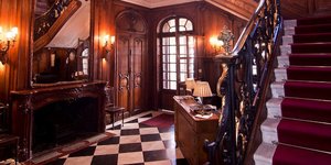 Το ιστορικό Savile Club ιδρύθηκε το 1868