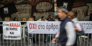 Από διαμαρτυρία για τις συντάξεις χηρείας -Φωτογραφία: EUROKINISSI/Σωτήρης Δημητρόπουλος