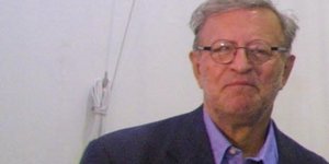 Δώρησε τη βιβλιοθήκη του στην Καλών Τεχνών