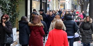 Ανοιχτά αύριο τα εμπορικά καταστήματα