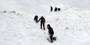 Φωτογραφία: AP/ Τρεις νεκροί από χιονοστιβάδες στις ελβετικές Αλπεις