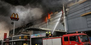 Φιλιππίνες: Φόβοι για τουλάχιστον 37 νεκρούς από πυρκαγιά σε εμπορικό κέντρο /Φωτογραφία: ΑΡ