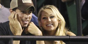 Η Αννα Κουρνίκοβα με τον Ενρίκε Ιγκλέσιας (Φωτογραφία: AP/ Wilfredo Lee)