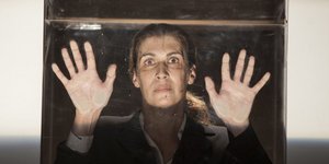 Σκηνοθετεί ο Δημήτρης Τάρλοου