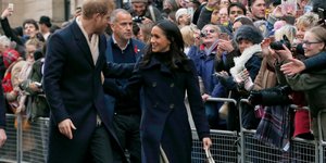 Η πρώτη δημόσια εμφάνιση της Μέγκαν Μαρκλ ως πριγκίπισσας 01